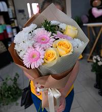 Букет цветов из:  Герберы, Розы и Хризантемы в Вахруши
