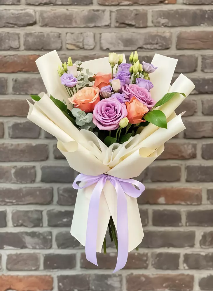 Букет цветов из: Лизиантусы и Розы в Вахруши