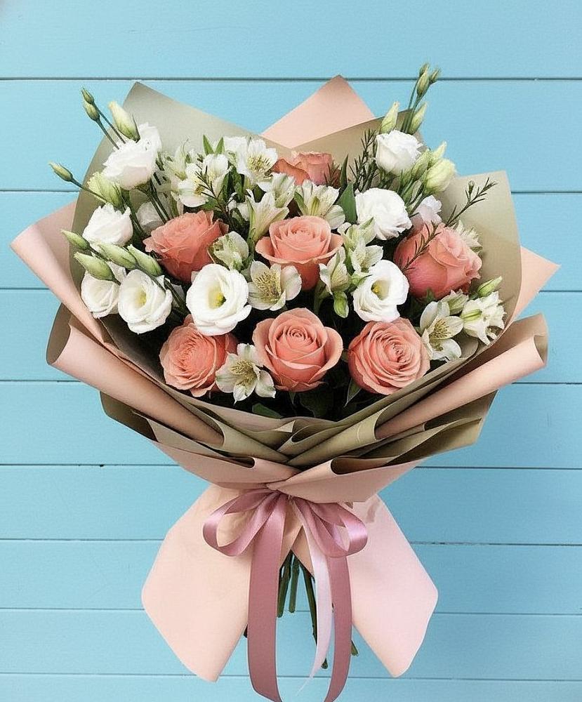 Букет цветов из: Розы, Альстромерии и Лизиантусы в Вахруши