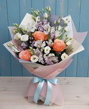 Букет цветов из:  Лизиантусы, Розы, Альстромерии и Гипсофила в Вахруши