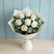 Букет Белые розы в Эвкалипте в Вахруши