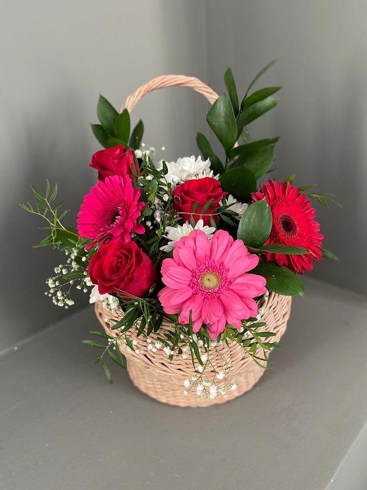 Цветочная композиция из Розы, Хризантемы и Герберы в корзине в Вахруши